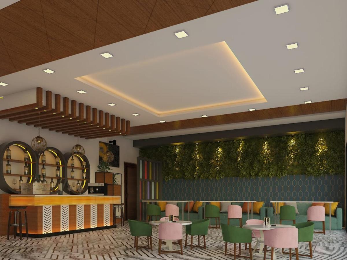 Hotel Savitri Signature Narsinghpur Εξωτερικό φωτογραφία