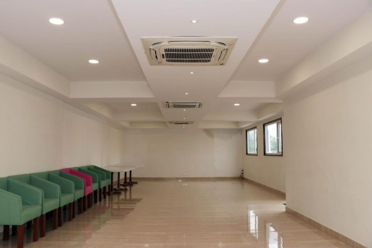 Hotel Savitri Signature Narsinghpur Εξωτερικό φωτογραφία